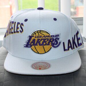 Men's Los Angeles Lakers Mitchell & Ness x Lids White Reppin Retro Snapback Hat